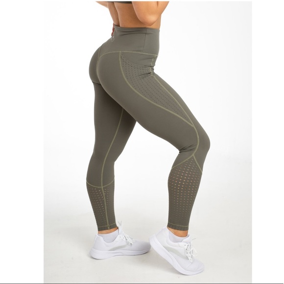 curves n combatboots Pants - NWT - CNC V4 Sage leggings